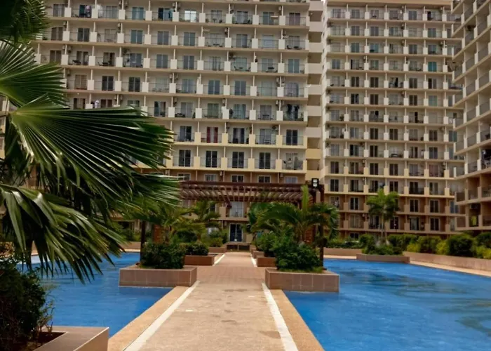 Apartment Homey With Olympic-sized Pools *