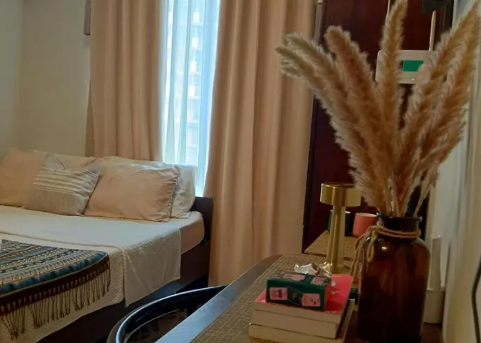 Apartment Homey With Olympic-sized Pools